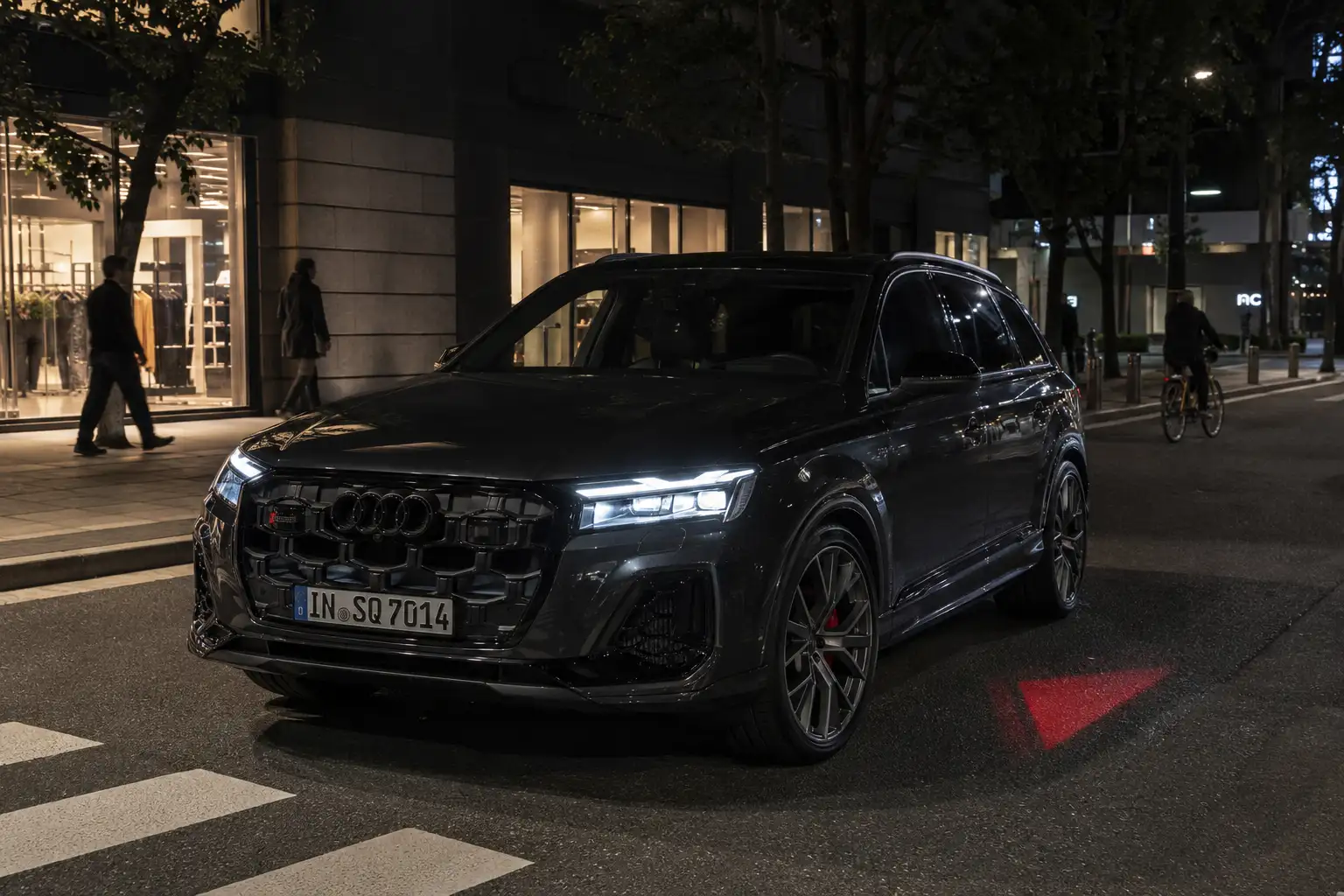 奥迪新Q7押注北美：SQ7换上RS7同源V8，车灯成第二张性能牌