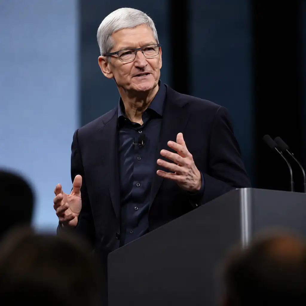 库克暗示 iCloud+ 将提供 AI 额度升级，Siri 的下一道考题是值不值得付费